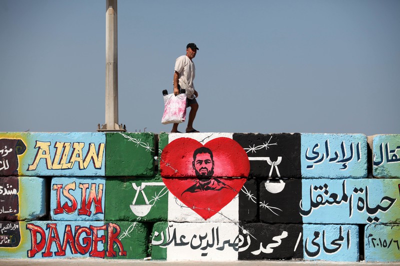 A mural supporting the Palestinian prisoner Muhammad Allan while he was on hunger strike; Allan was arrested once again by Israel yesterday.  Ahsraf Amra APA images