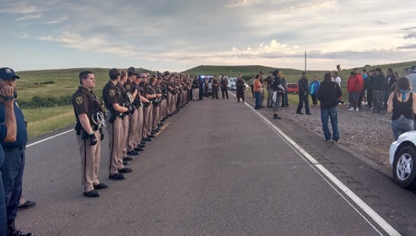 Federal agents guarding against protesters | Photo: Standing Rock Dakota Access Pipeline Opposition